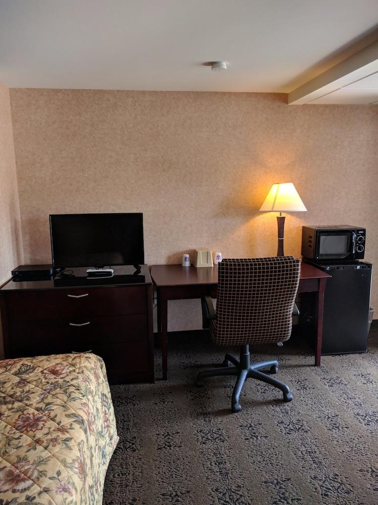 Knights Inn Pine Grove Pine Grove  Екстериор снимка