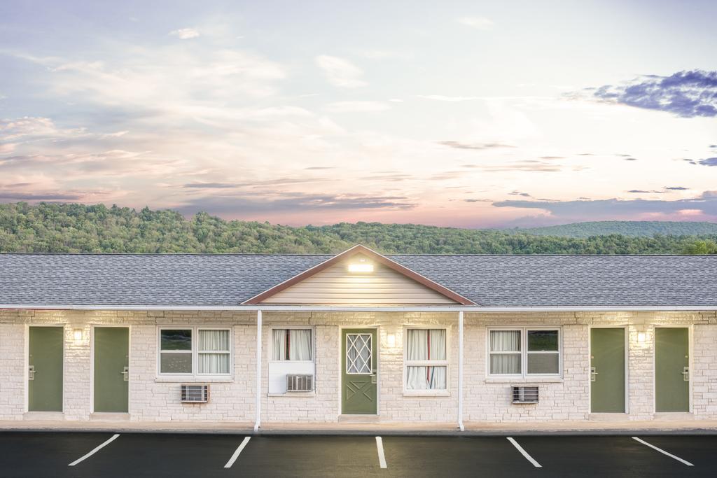 Knights Inn Pine Grove Pine Grove  Екстериор снимка