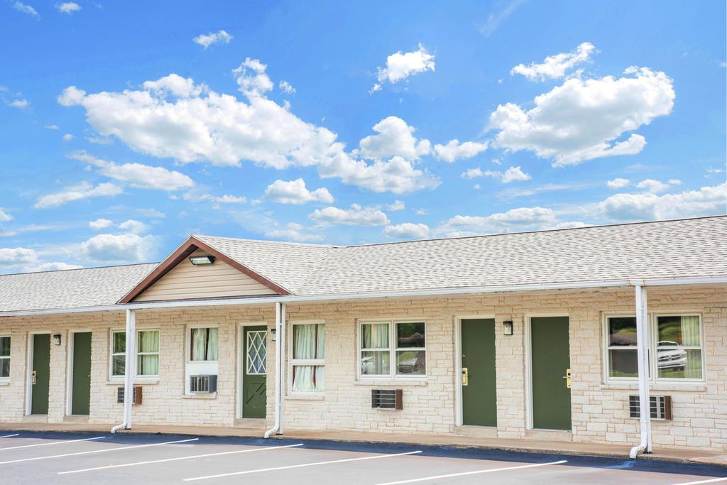 Knights Inn Pine Grove Pine Grove  Екстериор снимка