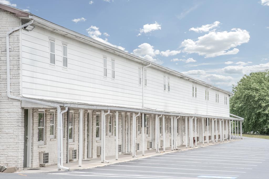 Knights Inn Pine Grove Pine Grove  Екстериор снимка