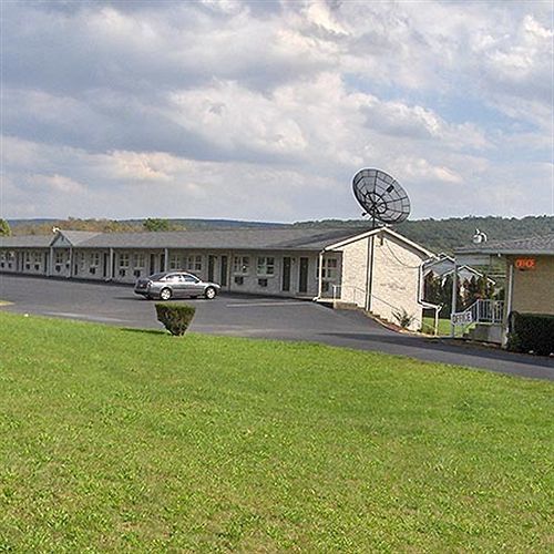 Knights Inn Pine Grove Pine Grove  Екстериор снимка