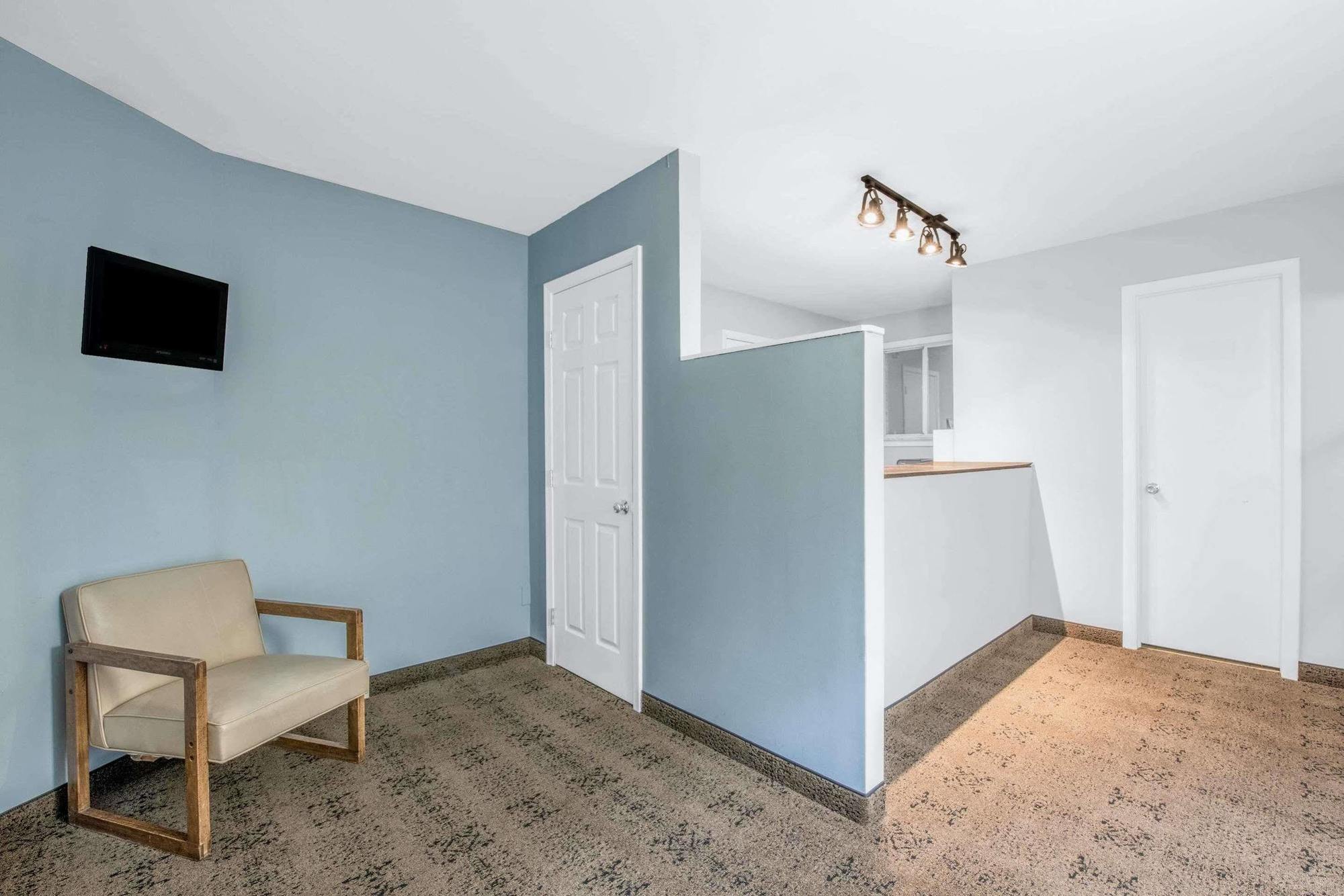 Knights Inn Pine Grove Pine Grove  Екстериор снимка